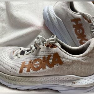 HOKA ProFly + Running Sneakers – Size 9.5B – Gray  & Gold